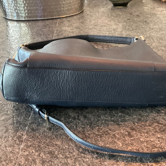 Navy blue Coach shoulder bag with gold hardware - Picture 7 of 10